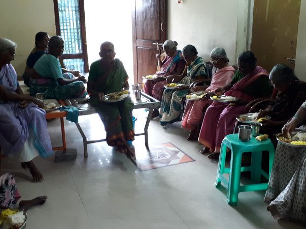 Dedicated care visits and comfort for elderly seniors